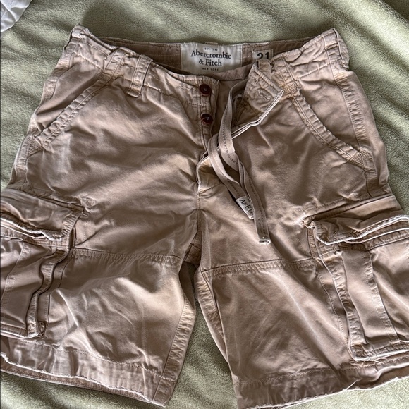 Abercrombie & Fitch Light Brown Cargo Shorts - Picture 1 of 6